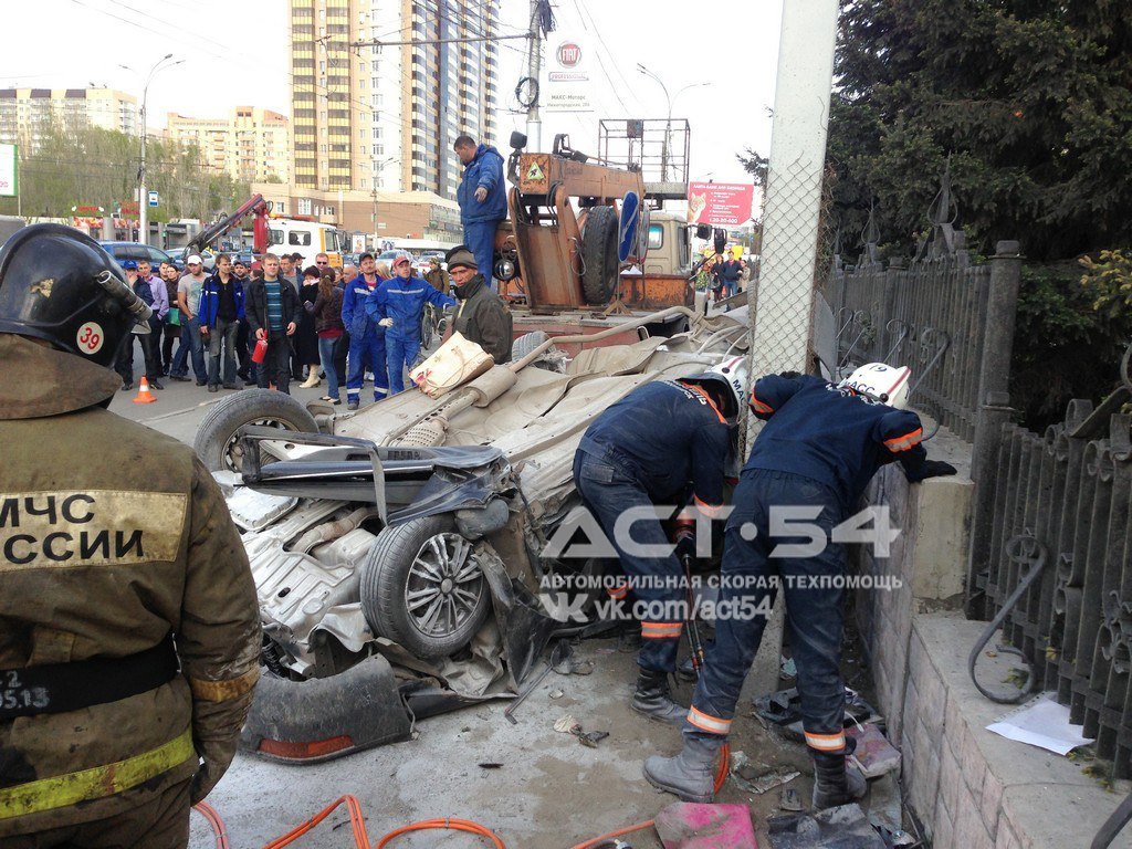 Страшная авария в Новосибирске.jpg